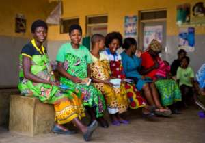 Women at Tisungane Clinic