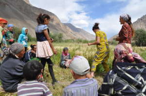 Practical health lesson in the fields