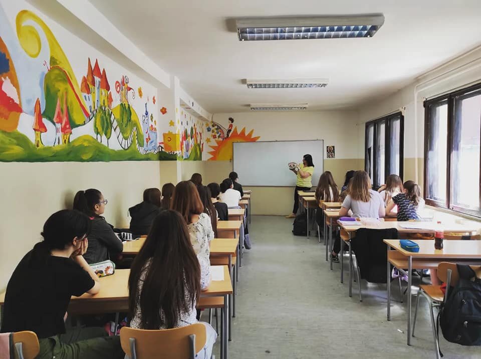 Lecture held by OBGYN for pupils