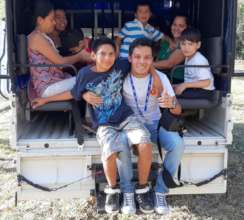 children waiting hipoterpaia before masks