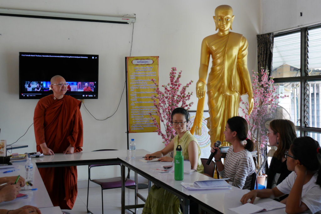 Students Ask Questions of Bhikkhuni Dhammavanna