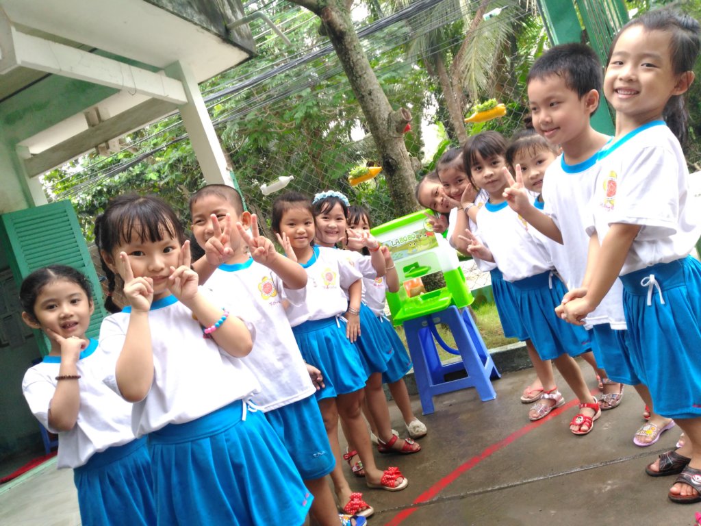 Give Handwashing Sinks to 100 Schools in Vietnam
