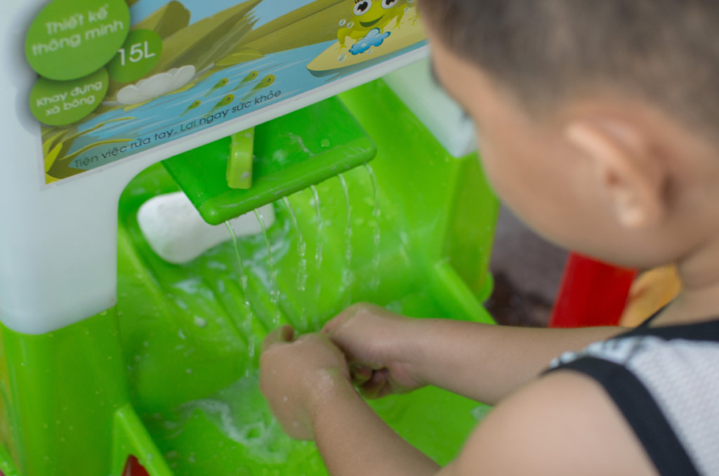 Give Handwashing Sinks to 100 Schools in Vietnam