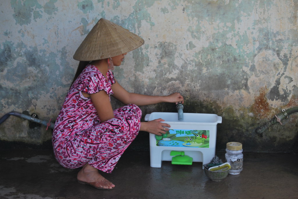 Give Handwashing Sinks to 100 Schools in Vietnam
