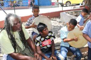 Ravane workshop with local artist: Kirty Oclou