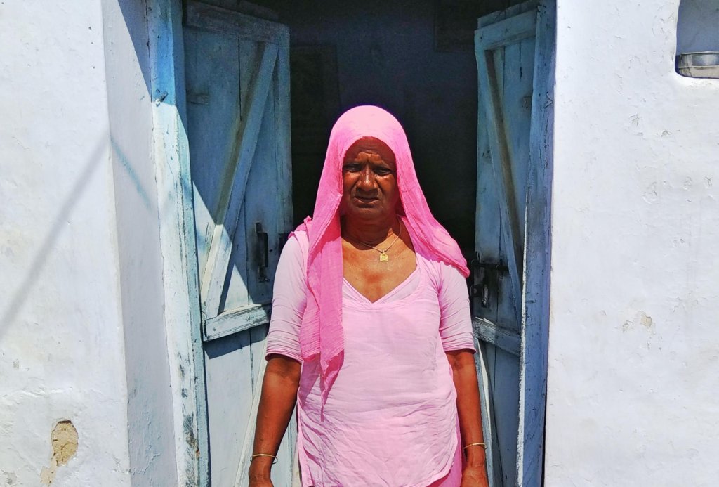 Provide Groceries to Helpless Old Age Women!