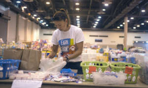 Photo by BakerRipley: Volunteer at Shelter