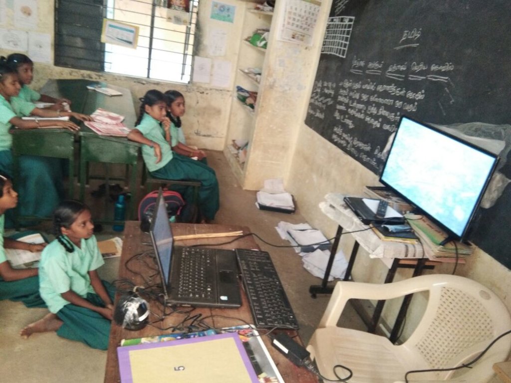 32" TV with Laptop -