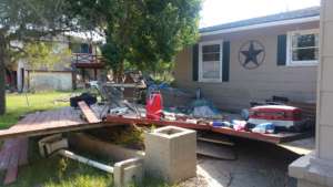 (Same house as pic just above) This backyard...