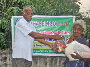 Elder receiving food groceries