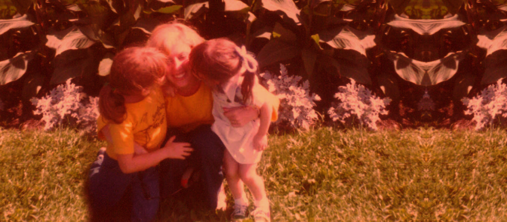 Lynn Sage with daughters Laura and Halee