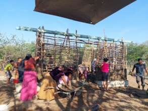 Ikoots women doing "tequio"