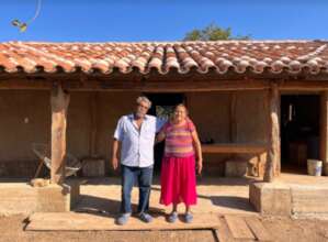 Bajareque House in La Blanca