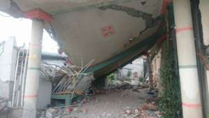Collapsed roof, Juchitan, Oaxaca