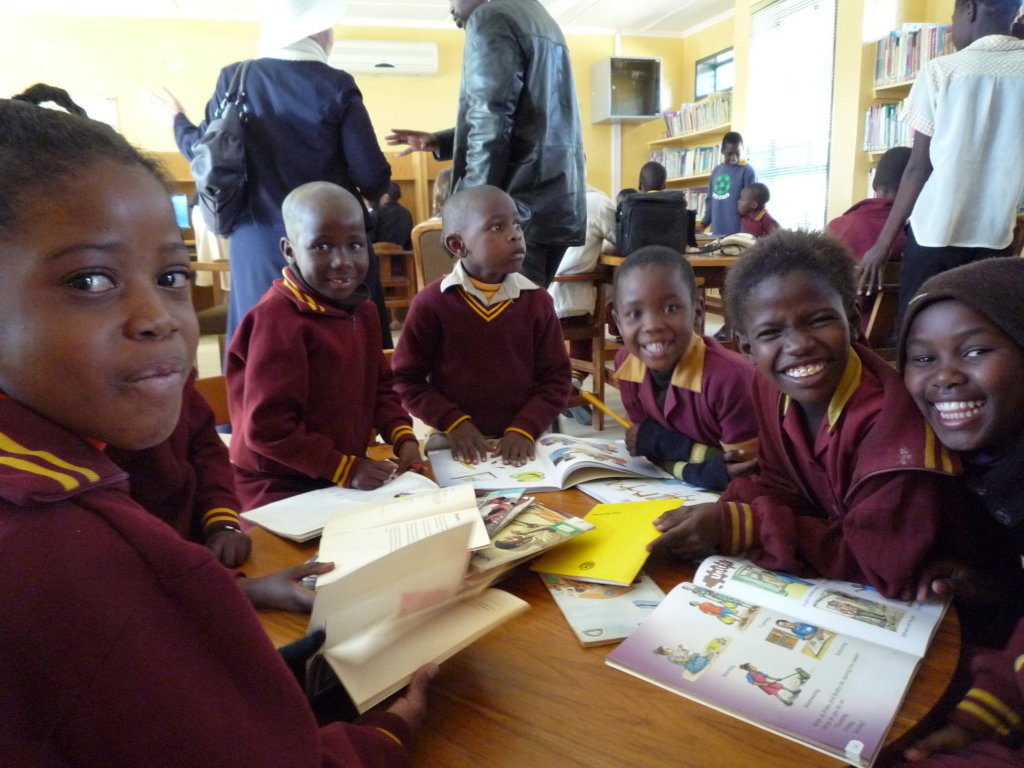 Bring innovative libraries to 100,000 Africans