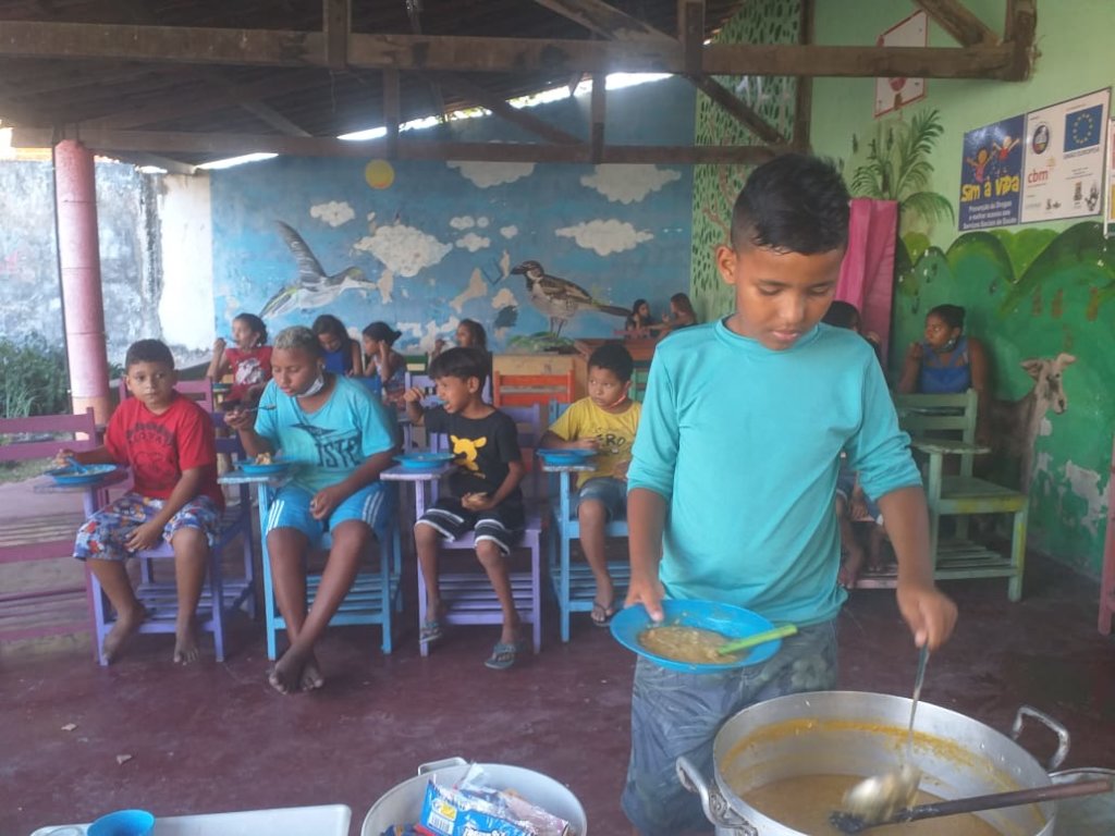 Communal meal time!