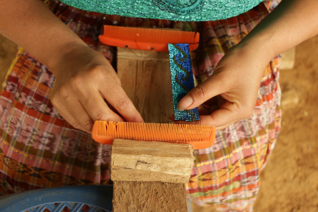 Help buy solar-powered lamps for Maya beading coop