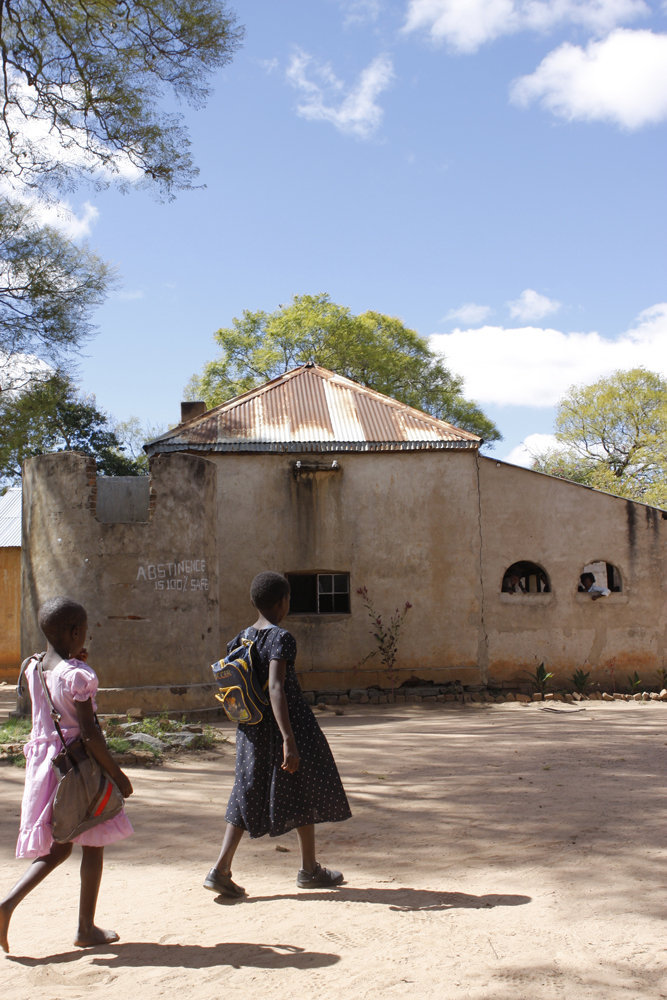 Help Saviour and her friends go to school