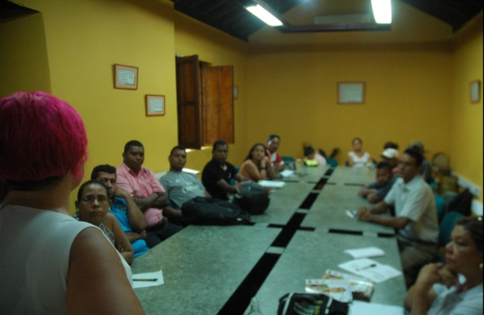 Forming groups in Bolivar