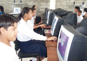 kids in computer class 2008