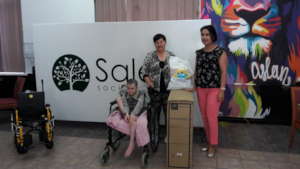 A grateful recipient family