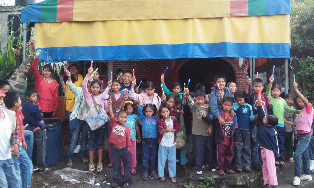Tihueliske Children Raise their Toothbrushes!