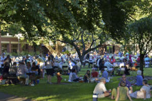 CMNW Patrons enjoy picnics prior to the concert