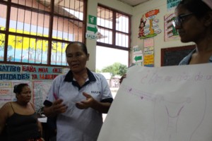 Our shipibo nurse Silveria explaining anatomy