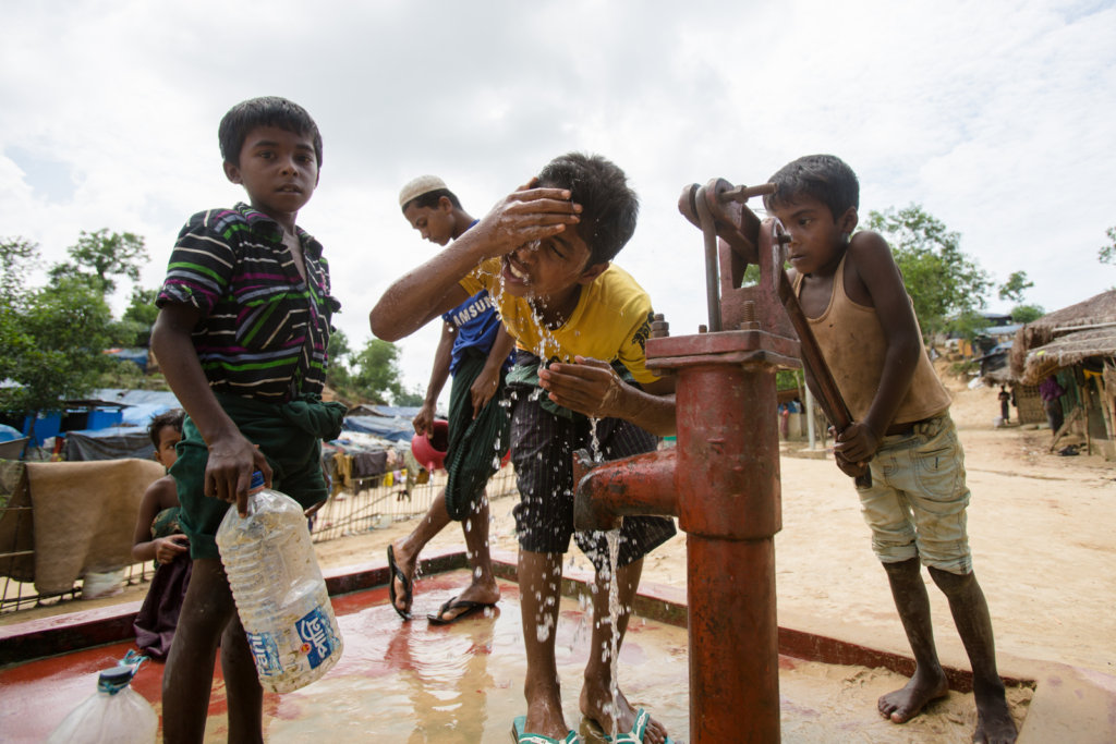 Humanitarian aid for Rohingya families