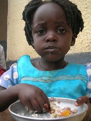 Warm blankets to keep 60 children safe from cold