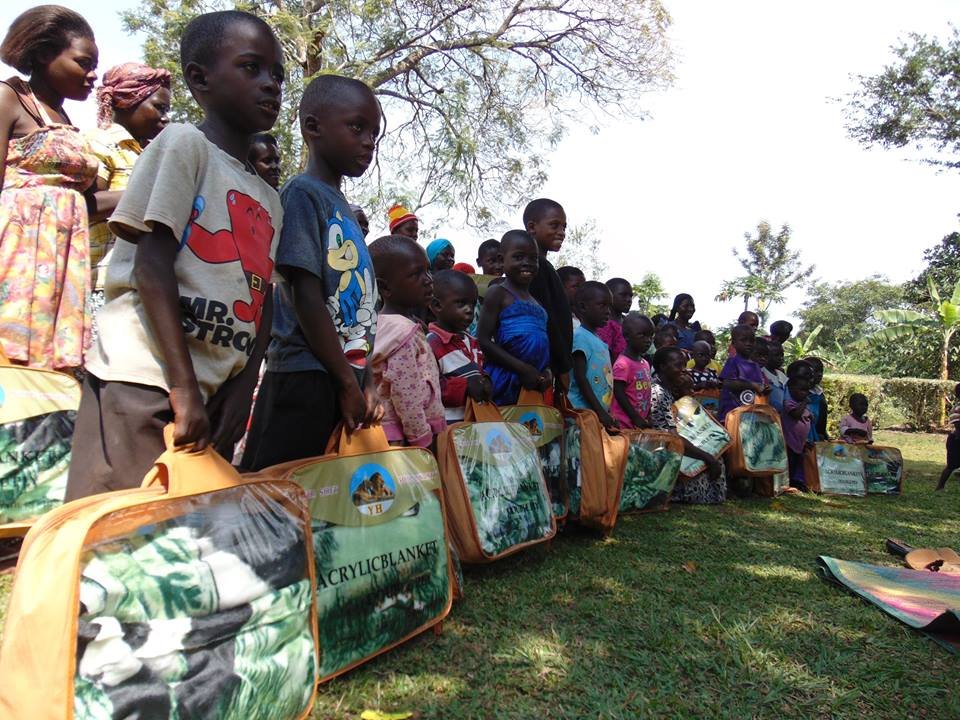 Warm blankets to keep 60 children safe from cold