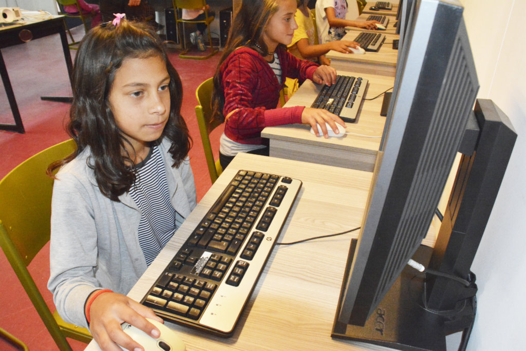 Help Albanian Roma Youth Succeed in School