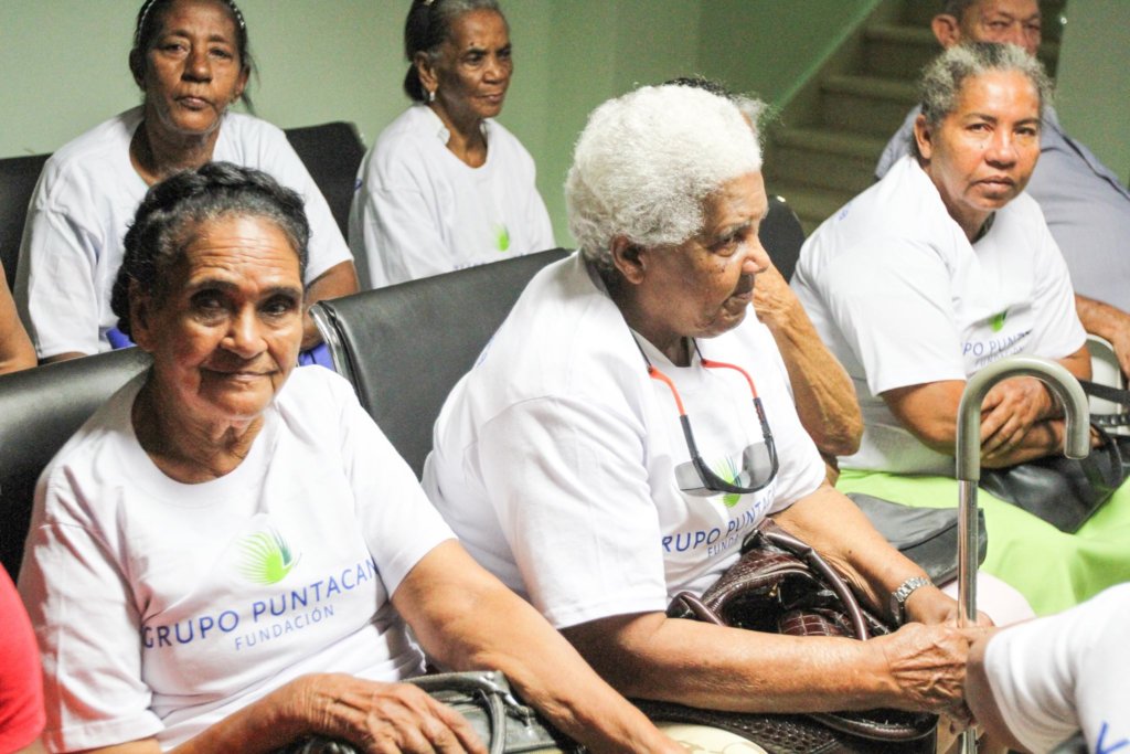 OPHTHALMOLOGIC CENTER TO AID PEOPLE IN NEED IN DR