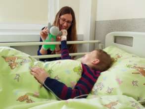 Our volunteer visits lonely child in hospital