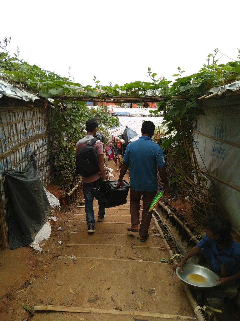 Get Lifesaving Information to Rohingya Refugees