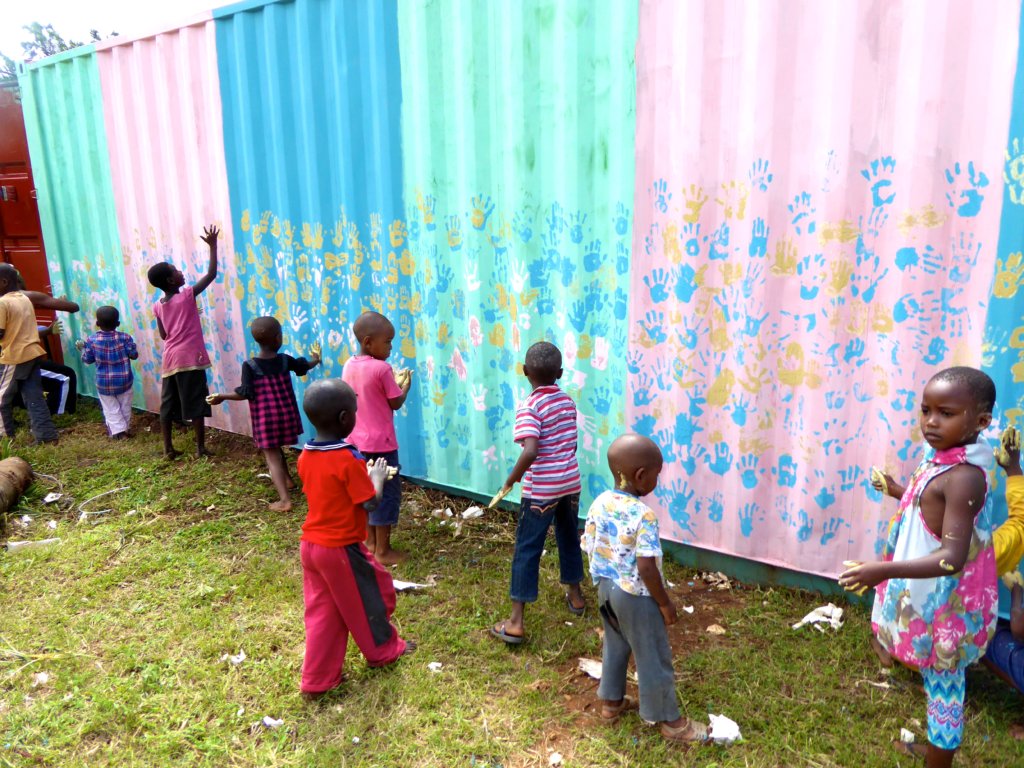 Bringing books to over 10,000 children in Kenya
