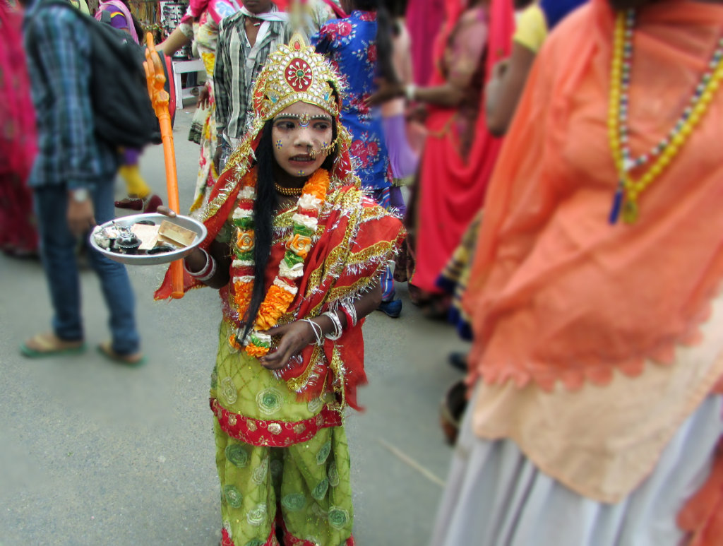 This Winter: Give A Warm Dress to A Street Child