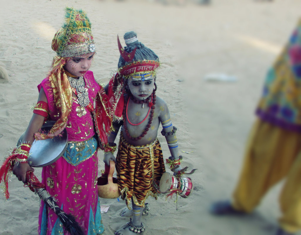 This Winter: Give A Warm Dress to A Street Child