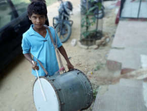 Warm Dress in the winter, safe 90 Street Kids