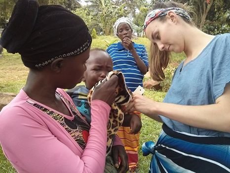 Support 50 teenage mothers get basic neccesities