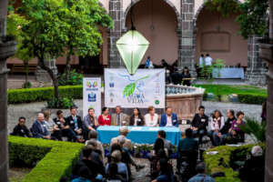 Agua Vida and local Government sign the agreement