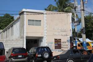 The ophthalmologist office downtown Port-au-Prince