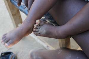 Wes's feet