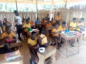 Pupils enjoy school lunch