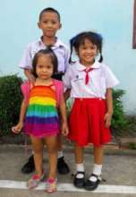 Non (back left), May (front left) & Pan (right)