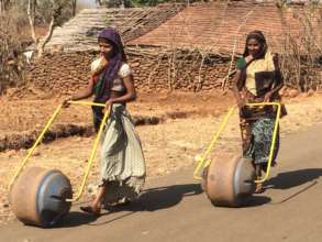 Women with WaterWheels in Rajasthan