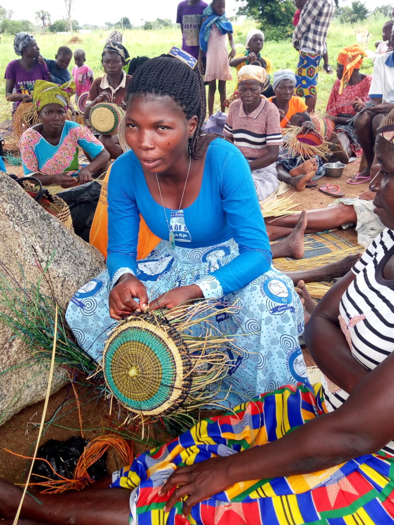 Construct a craft center in Ghana
