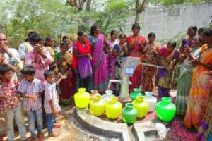 Filling containers with safe well water