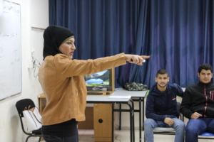 Grassroots leader leads youth workshop