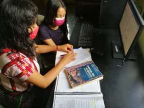 Dulce in her Tz'utujil lesson
